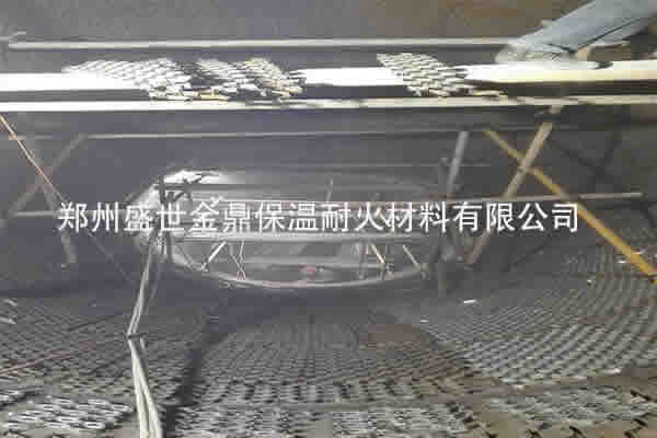 盛世金鼎耐磨耐火可塑料施工现场